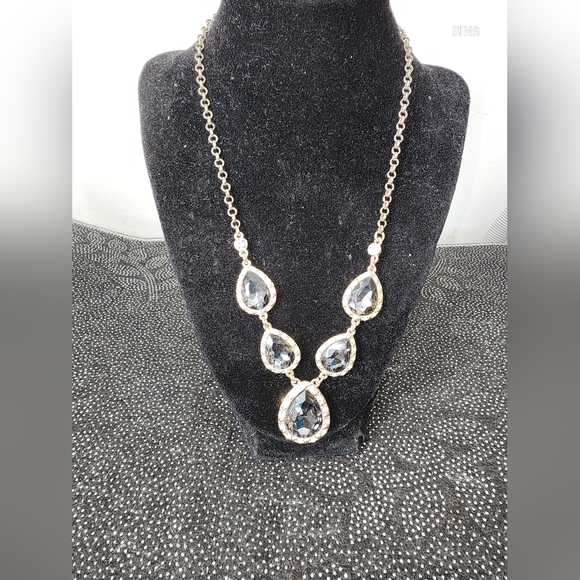 Jewelry - Elegant Silver and Gold Teardrop Necklace